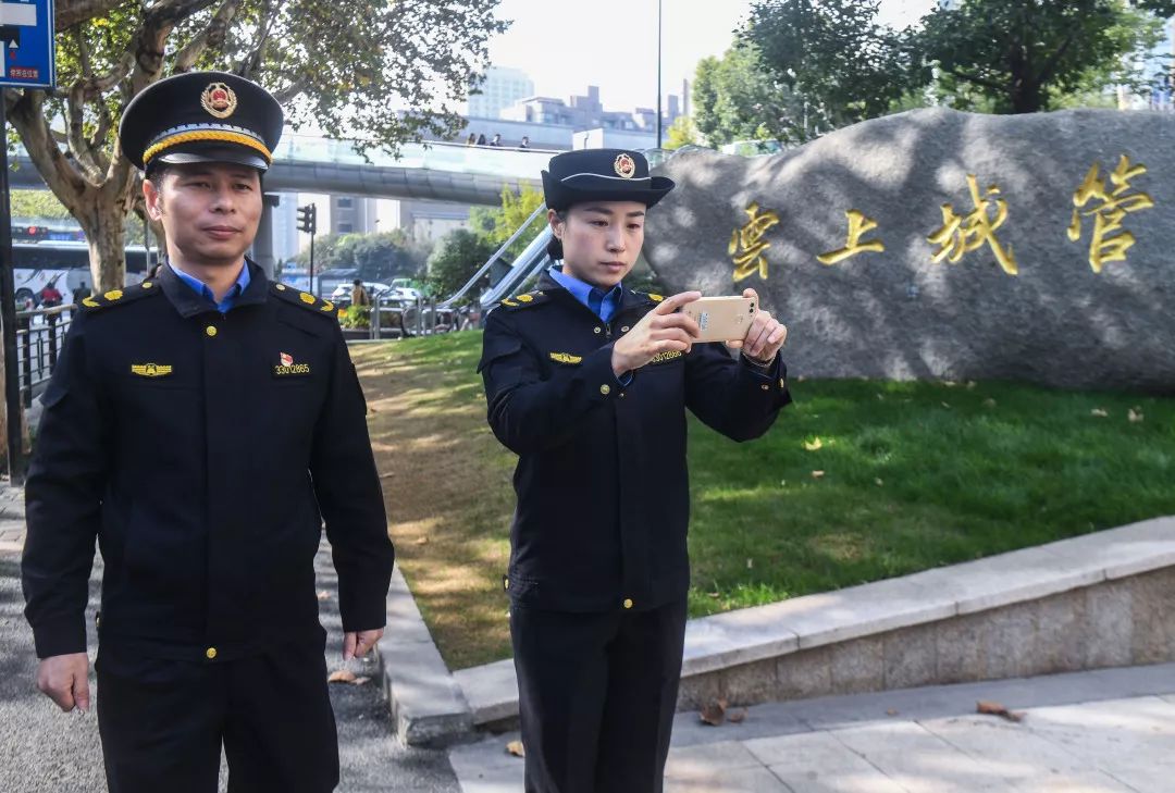 浙江城管换装展现新时代城市管理风采，最新消息揭示崭新风貌